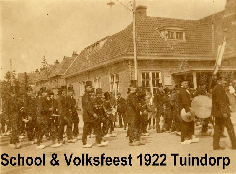 9633278174d3573f2ac60b4d2ffea30409c_optocht schoolfeest tuindorp 1922 onderschrift